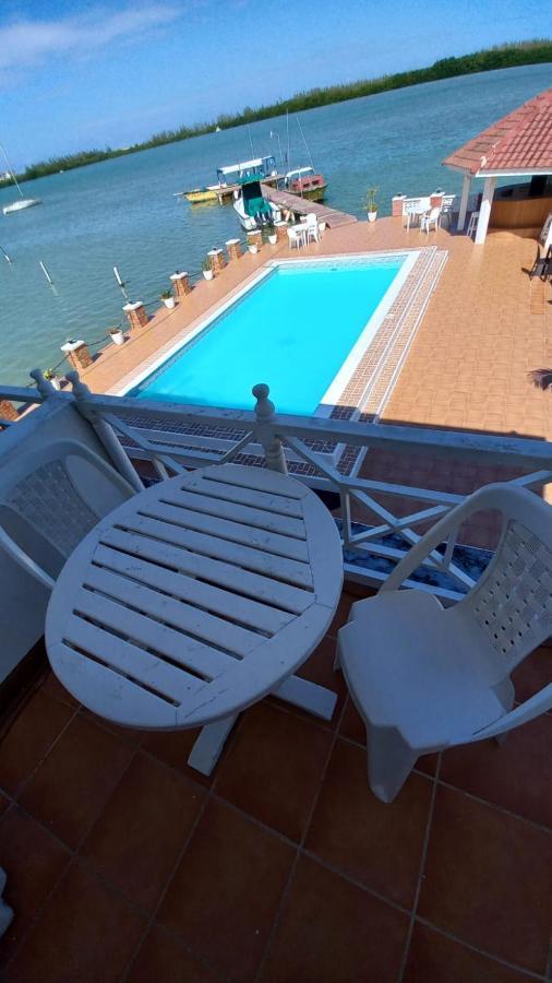 Florence Hall Fisherman'S Inn Hotel מראה חיצוני תמונה