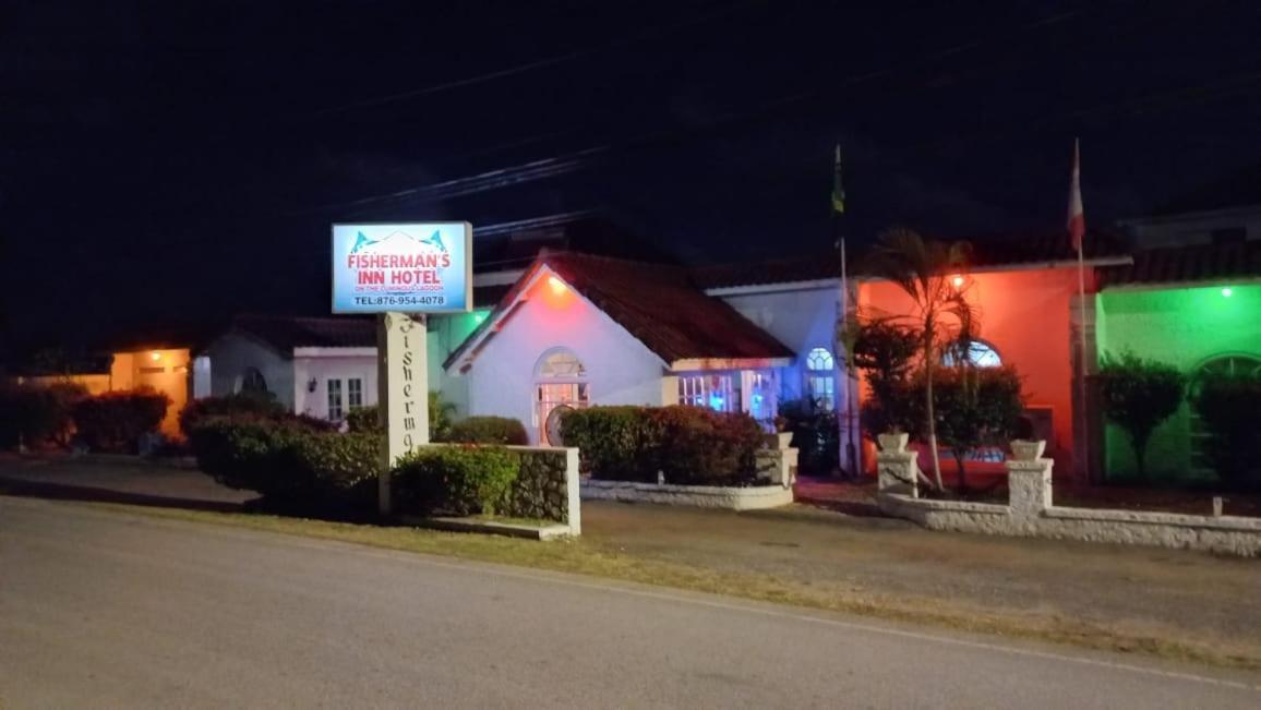 Florence Hall Fisherman'S Inn Hotel מראה חיצוני תמונה