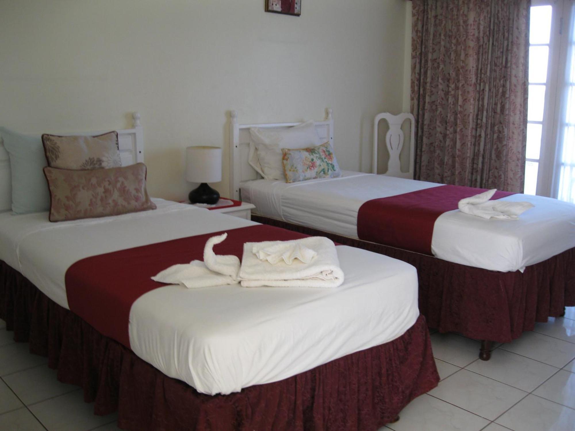 Florence Hall Fisherman'S Inn Hotel מראה חיצוני תמונה
