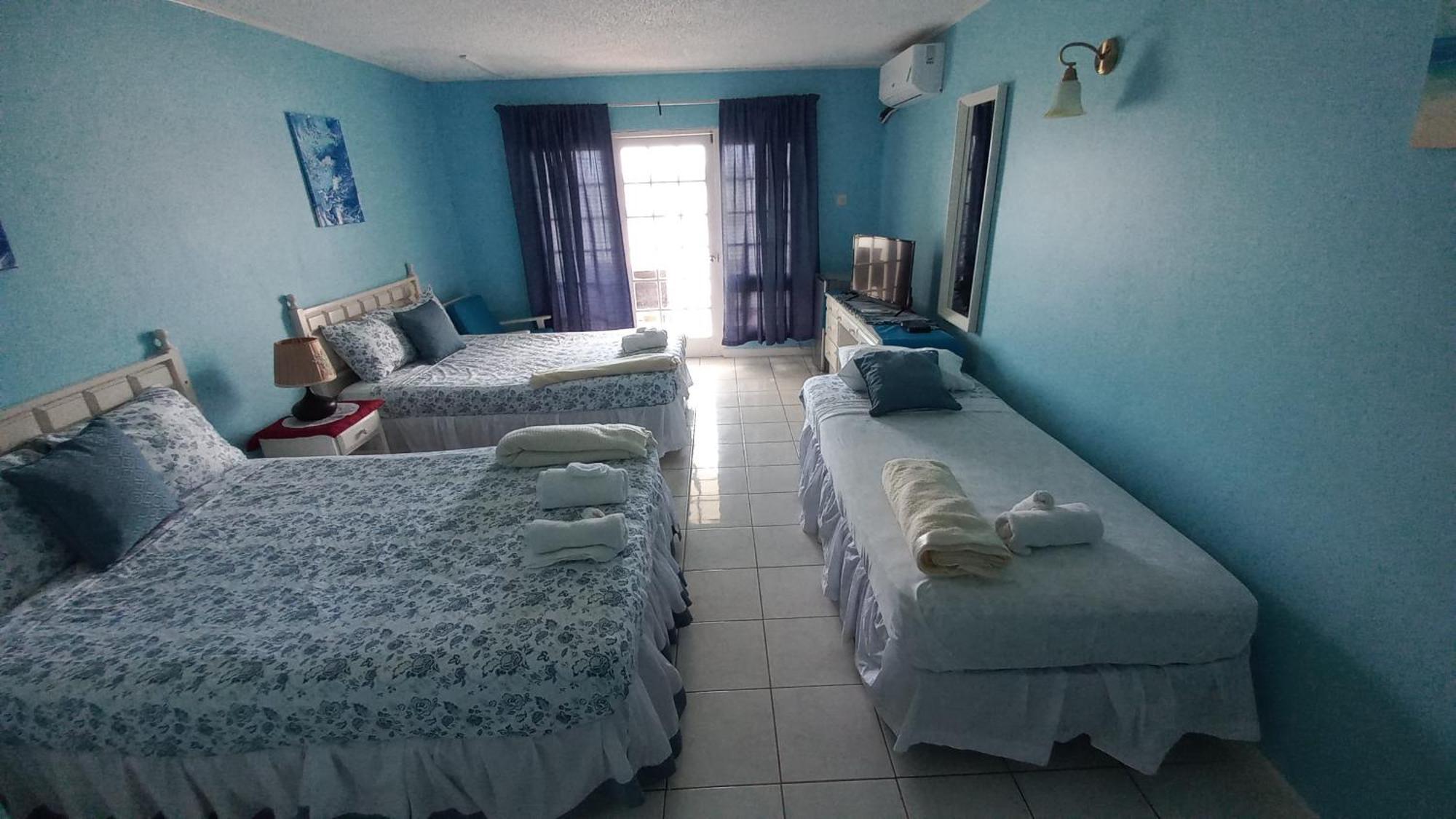 Florence Hall Fisherman'S Inn Hotel מראה חיצוני תמונה