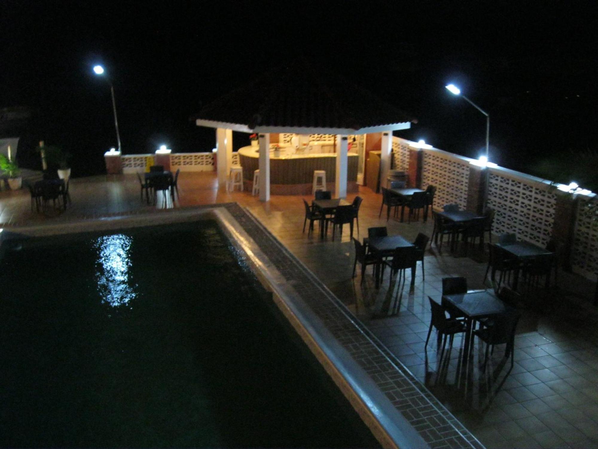 Florence Hall Fisherman'S Inn Hotel מראה חיצוני תמונה