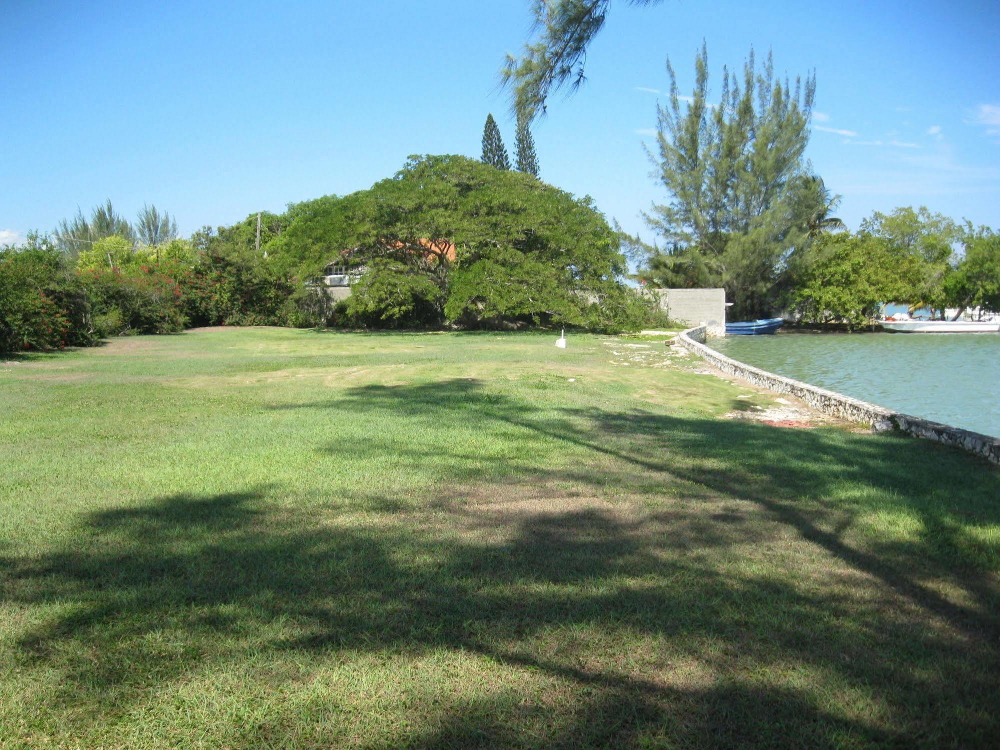 Florence Hall Fisherman'S Inn Hotel מראה חיצוני תמונה