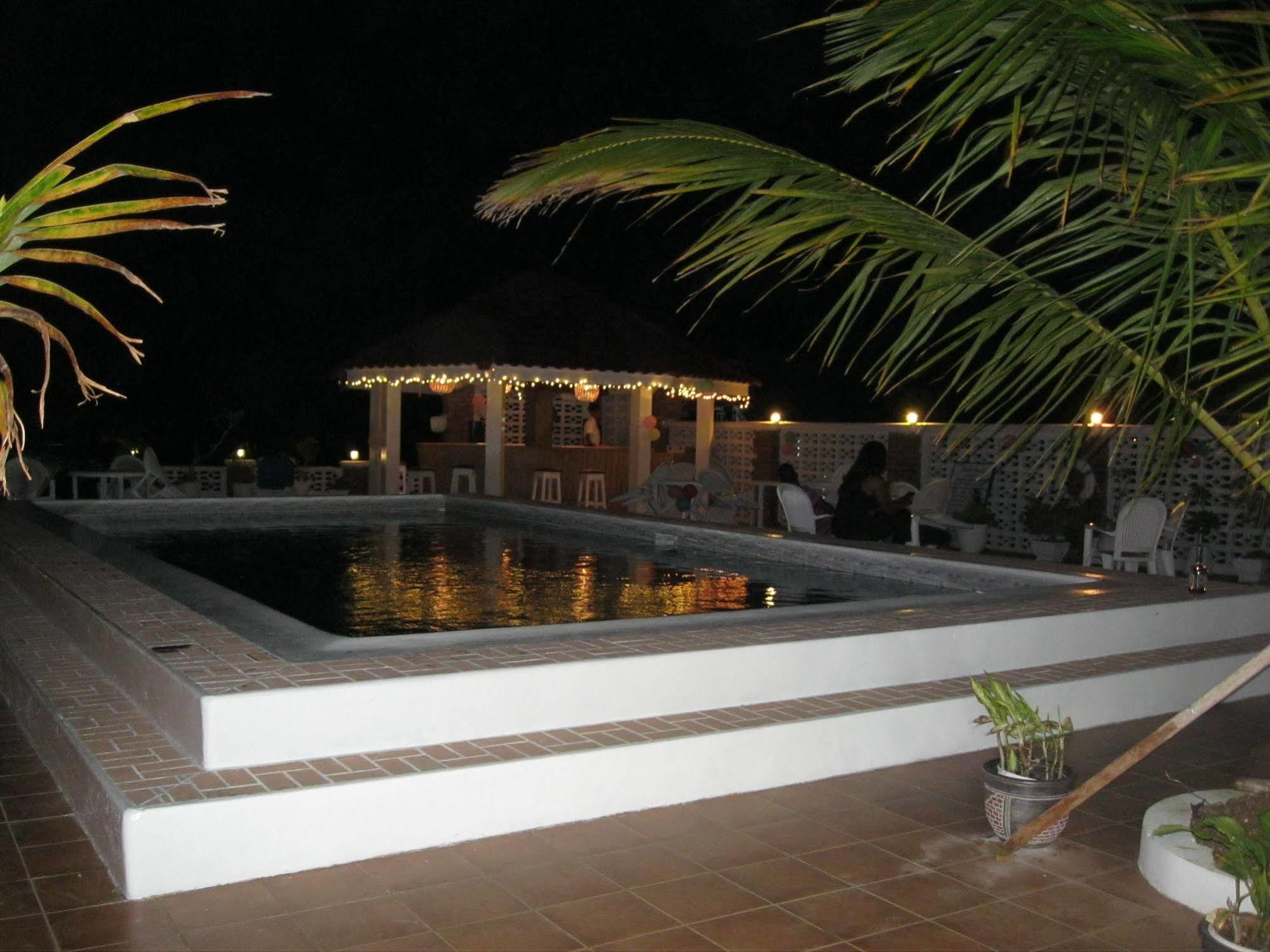 Florence Hall Fisherman'S Inn Hotel מראה חיצוני תמונה